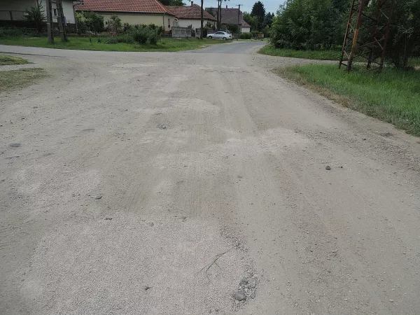 Abony külterületi útjainak felújítására pályázik