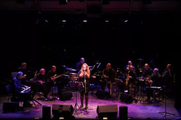 Király Linda és a Studio 11 Ensemble zenekar koncertje