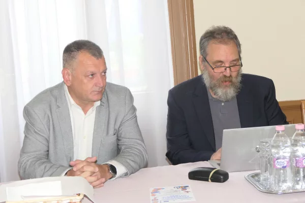 Ülésezett a "támogatói csoport"