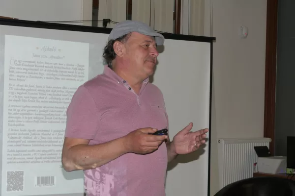 Jantyik Zsolt író, zeneszerző látogatott Abonyba