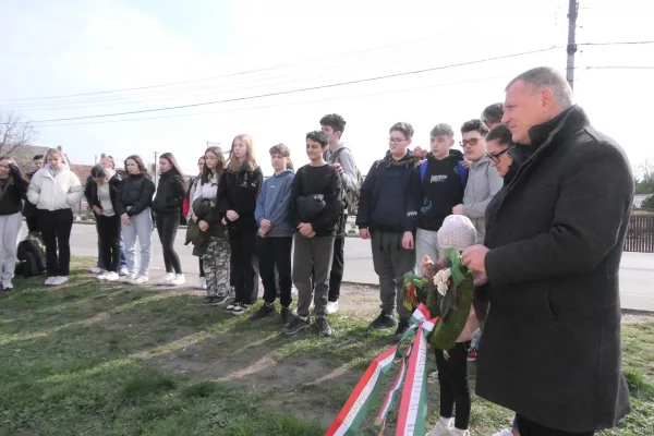 Értékőr: Koszta József festőművészre emlékeztünk