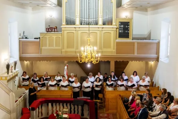 Lélekemelő koncert az Andante Kamarakórustól Abonyban