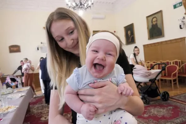 Babák és szüleik a Városházán ismét