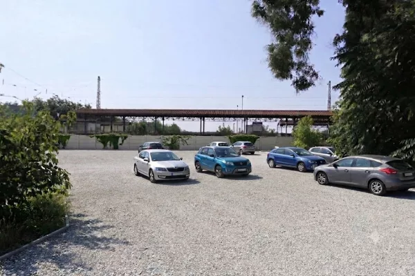Új parkolóhelyek létesülhetnek a vasútállomás közelében