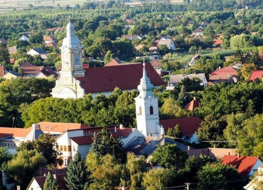KÉTTORONY TÚRÁK - Abony város hivatalos honlapja