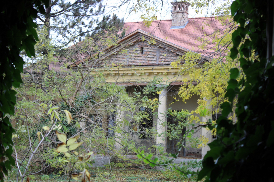 Az Ungár és a Kostyán kúria felújítására pályázik Abony