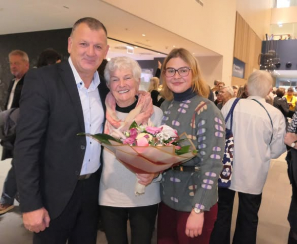 Szeretettel gratulálok minden abonyi nevében drága Irénke néni!