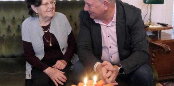 Isten éltesse az ünnepeltet!