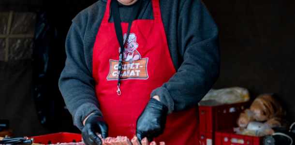 Pecsenye Parádé videóval