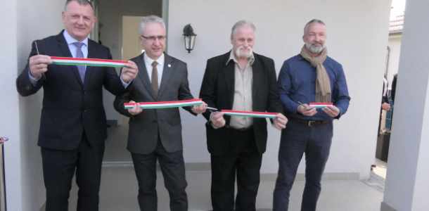 Ünnepélyes keretek közt adtuk át a szociális bérlakásokat