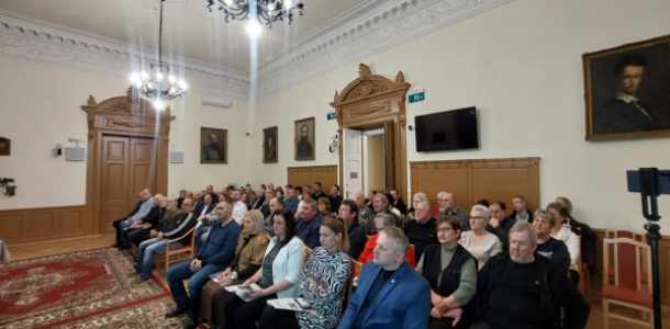 Abonyban a „Kamara”